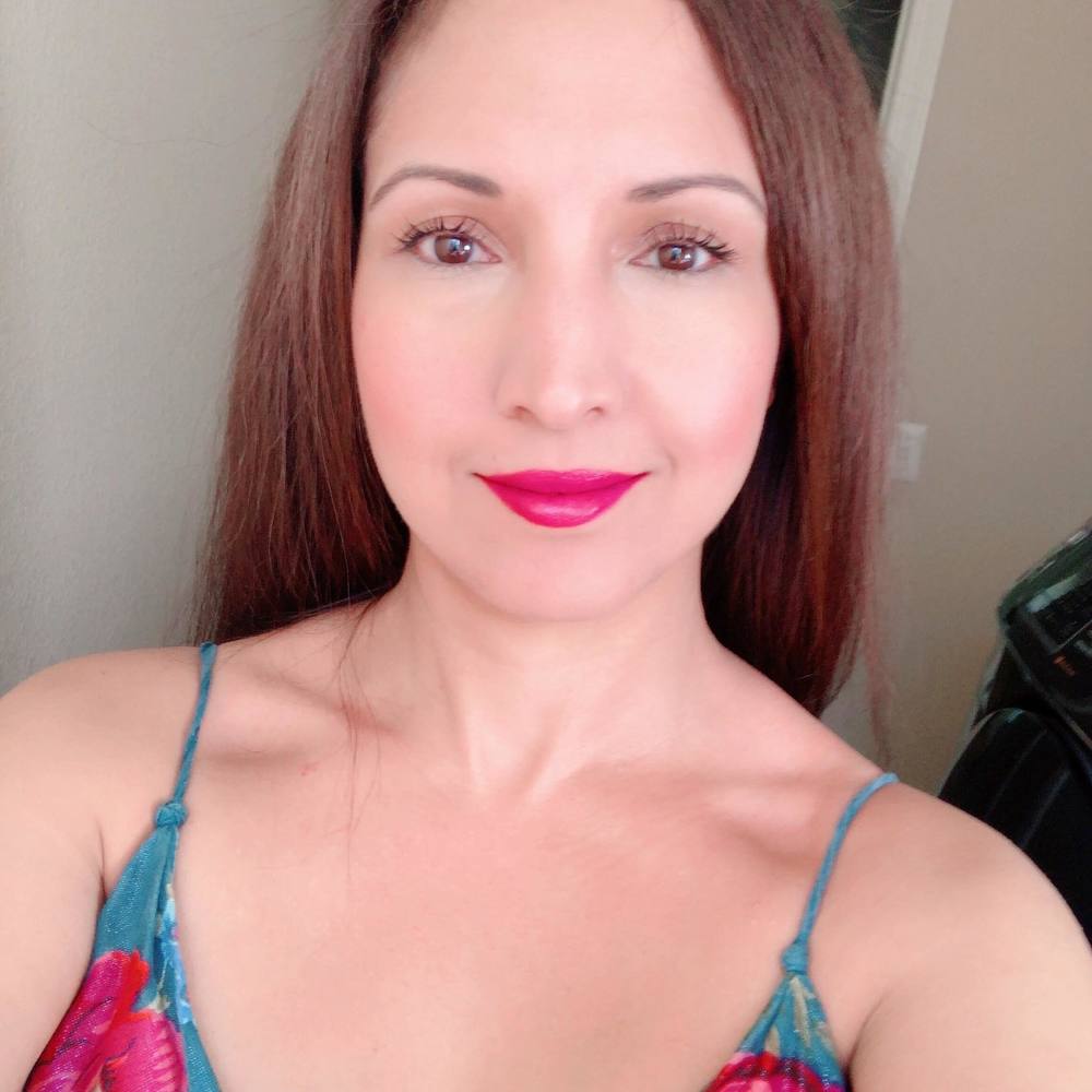 Meet your Posher, Damla
